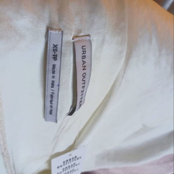 ❤UrbanOutfitters Satin flow tank - Picture 7 of 8